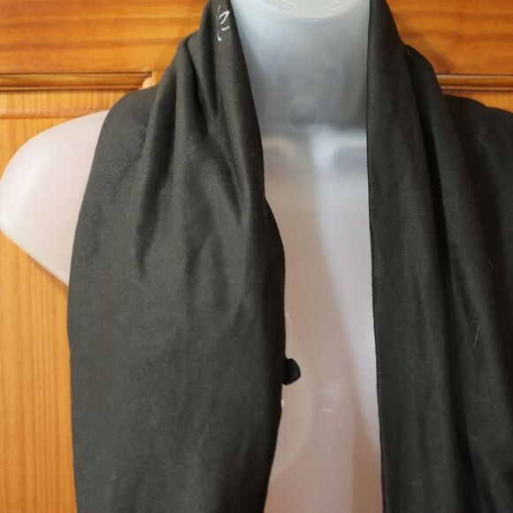 Beyond Yoga Black Infinity Pocket Scarf NWT - Picture 5 of 9